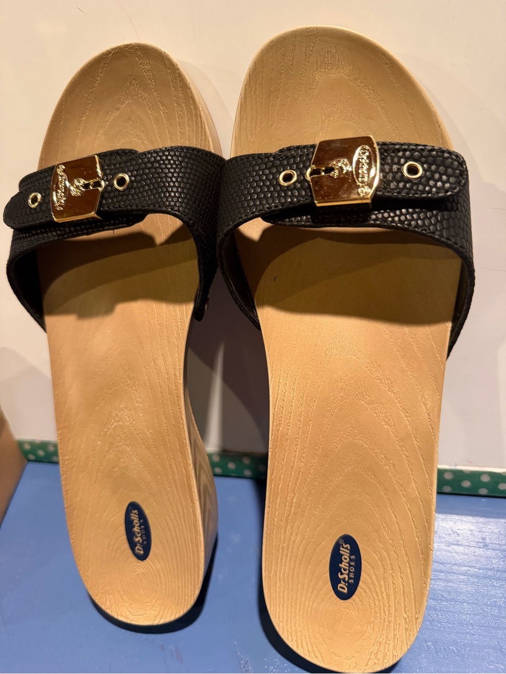 Dr. Scholl's Black Slide Sandals with Gold Buckle NEW IN BOX! 9 - Picture 2 of 10